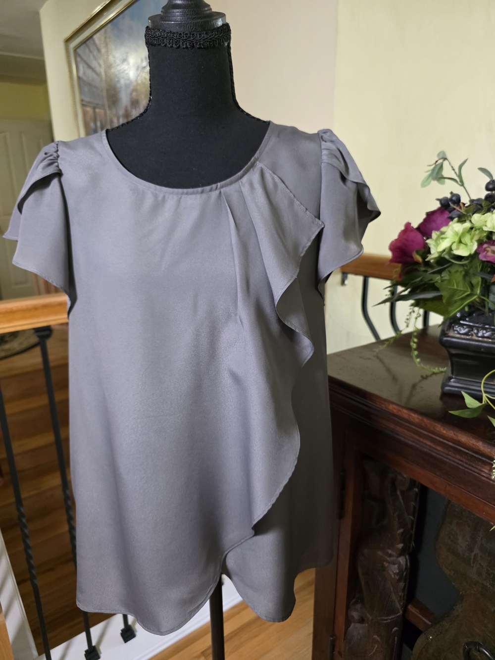 BCBGeneration Y2K Gray Ruffle Sleeve Blouse Medium